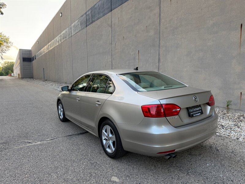 Used 2014 Volkswagen Jetta TDI FWD image 5
