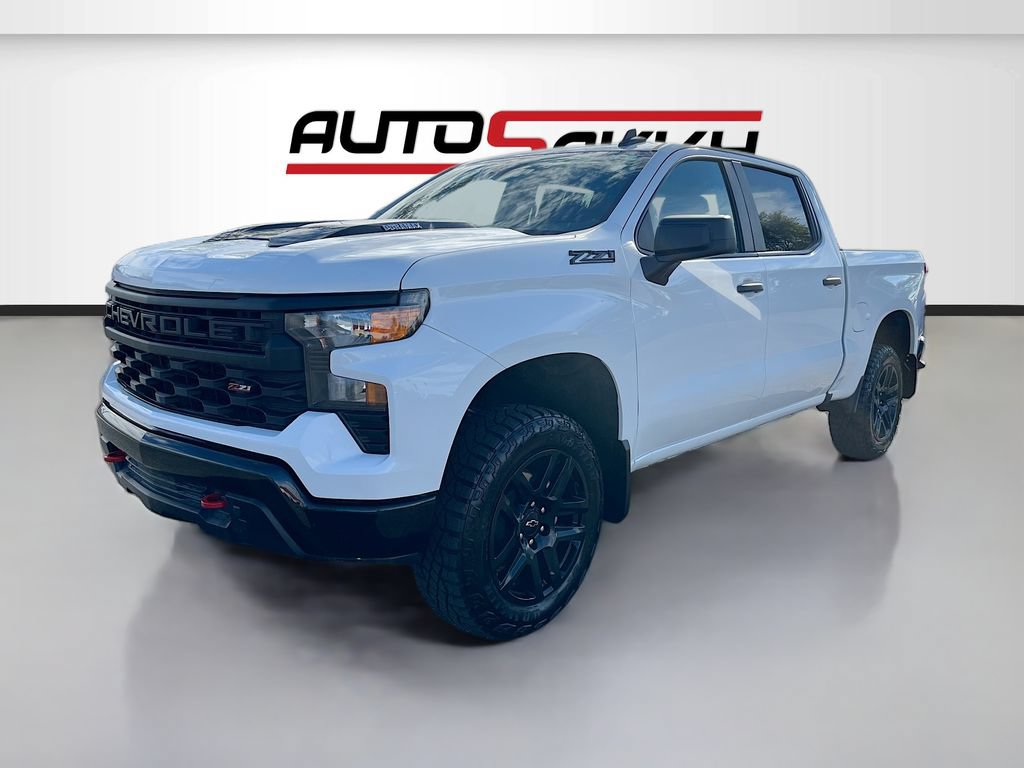 Used 2024 Chevrolet Silverado 1500 Custom Trail Boss w/ LPO, Dark Essentials Package AWD/4WD image 3