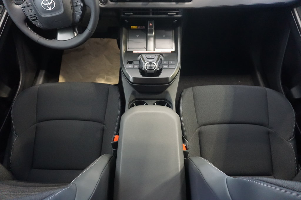 New 2026 Toyota C-HR AWD/4WD image 31