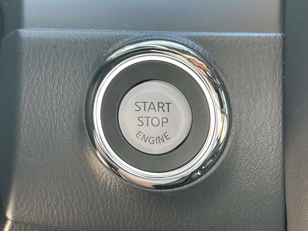 Used 2024 INFINITI QX80 Sensory AWD/4WD image 29