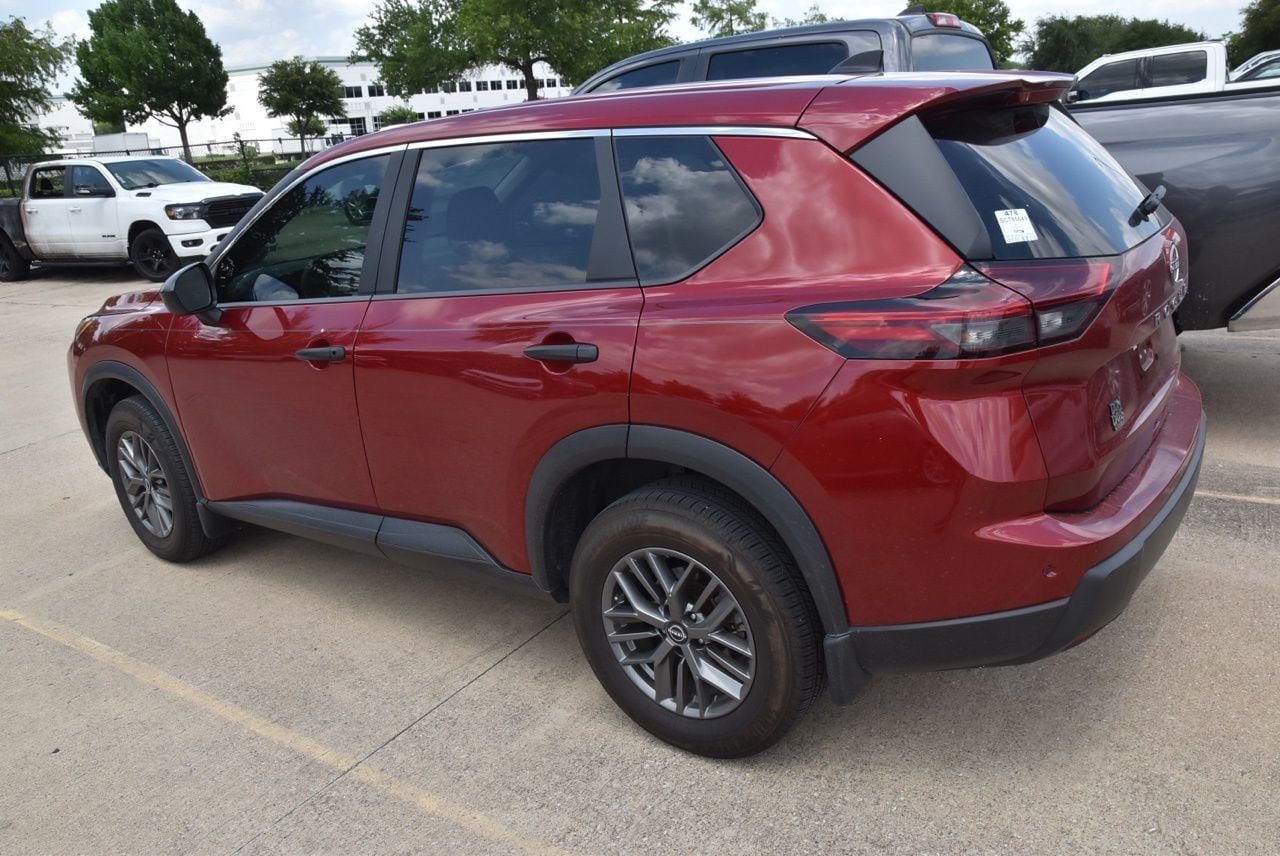Used 2025 Nissan Rogue S FWD image 7