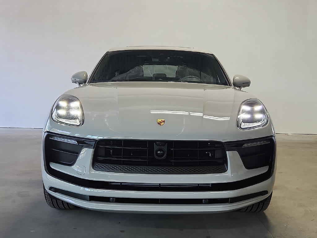 New 2026 Porsche Macan AWD/4WD image 8