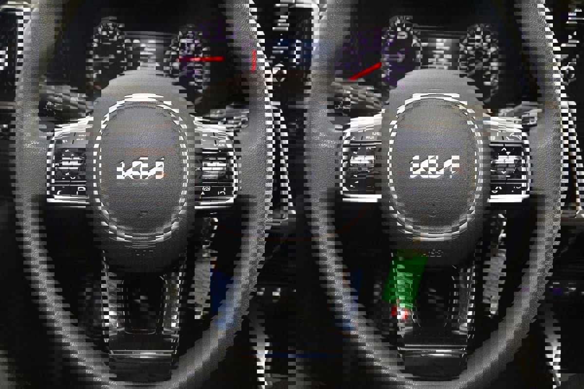 Used 2022 Kia Sorento LX image 33