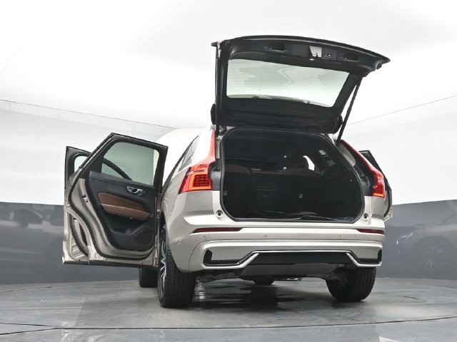 Used 2024 Volvo XC60 B5 Plus w/ Climate Package AWD/4WD image 55