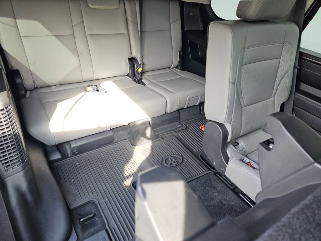 Used 2023 Toyota Sequoia SR5 w/ SR5 Premium Package AWD/4WD image 5