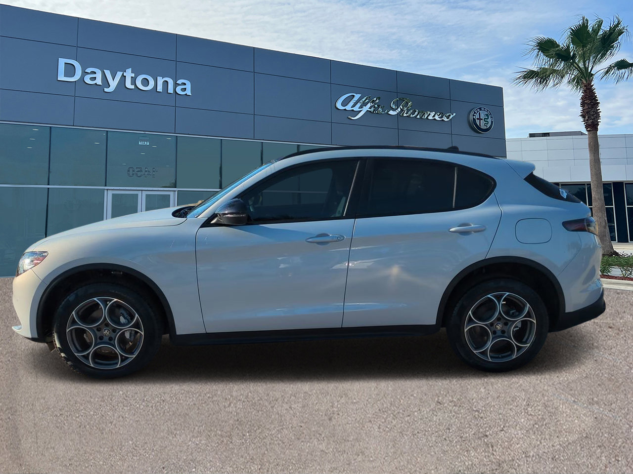 New 2025 Alfa Romeo Stelvio Sprint w/ Convenience Package image 6