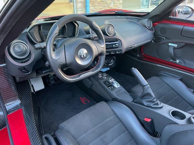 Used 2020 Alfa Romeo 4C Spider image 2