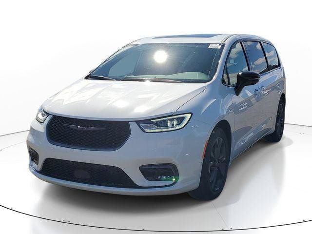New 2026 Chrysler Pacifica Select FWD image 2