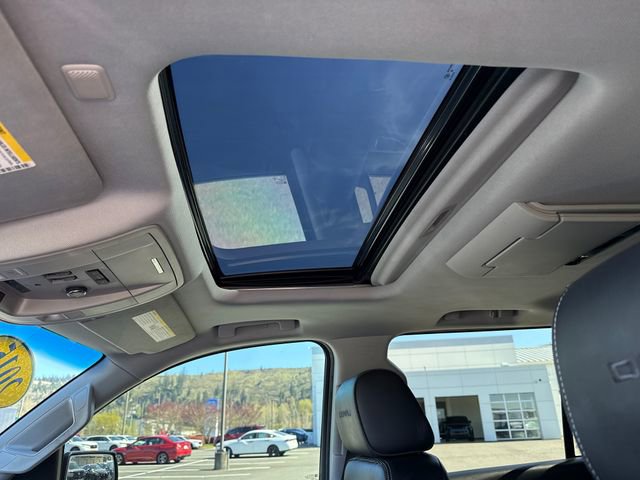 Used 2015 GMC Yukon XL Denali w/ Open Road Package image 33