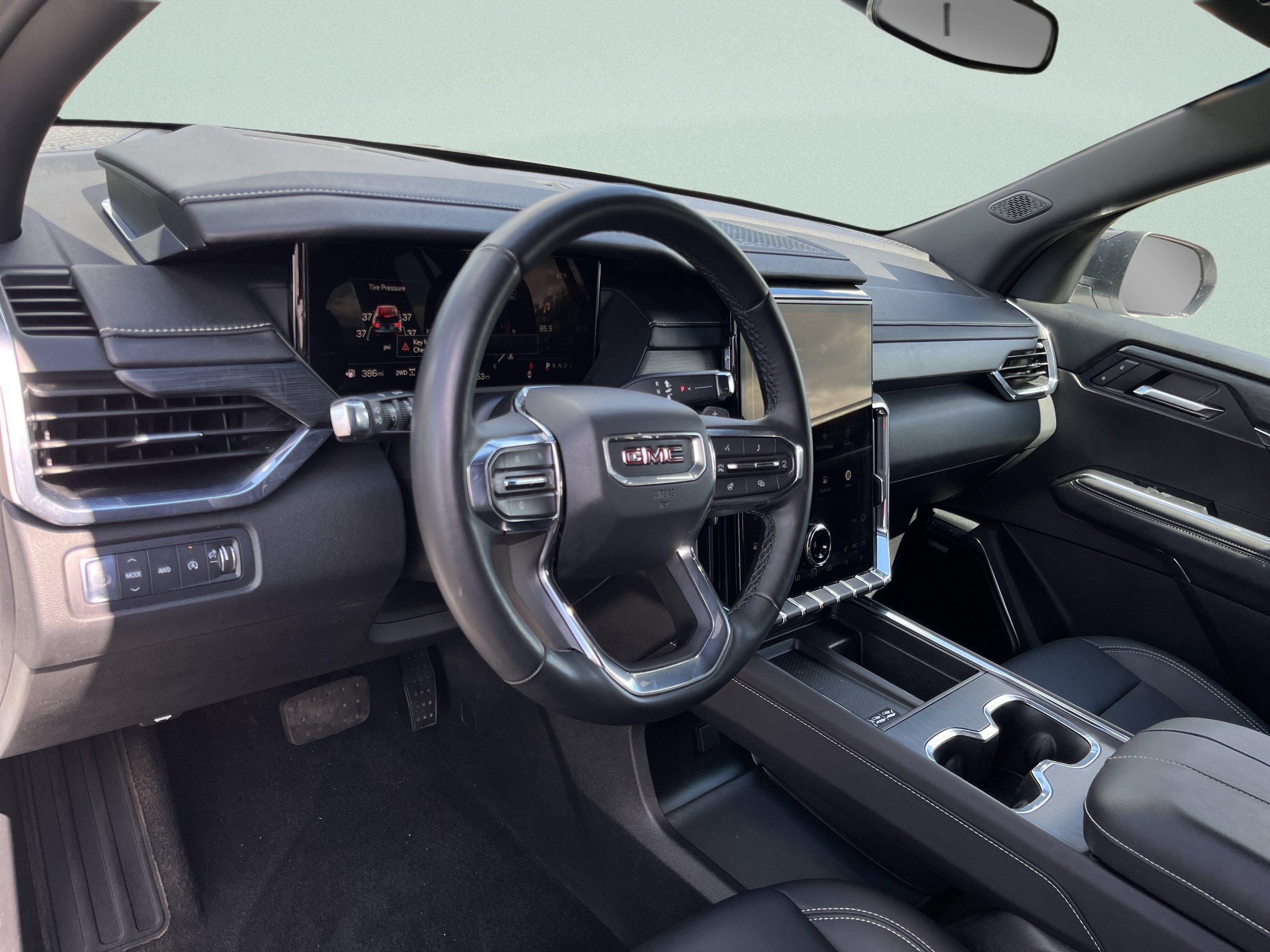 Used 2025 GMC Acadia Elevation w/ Elevation Premium Package AWD/4WD image 16