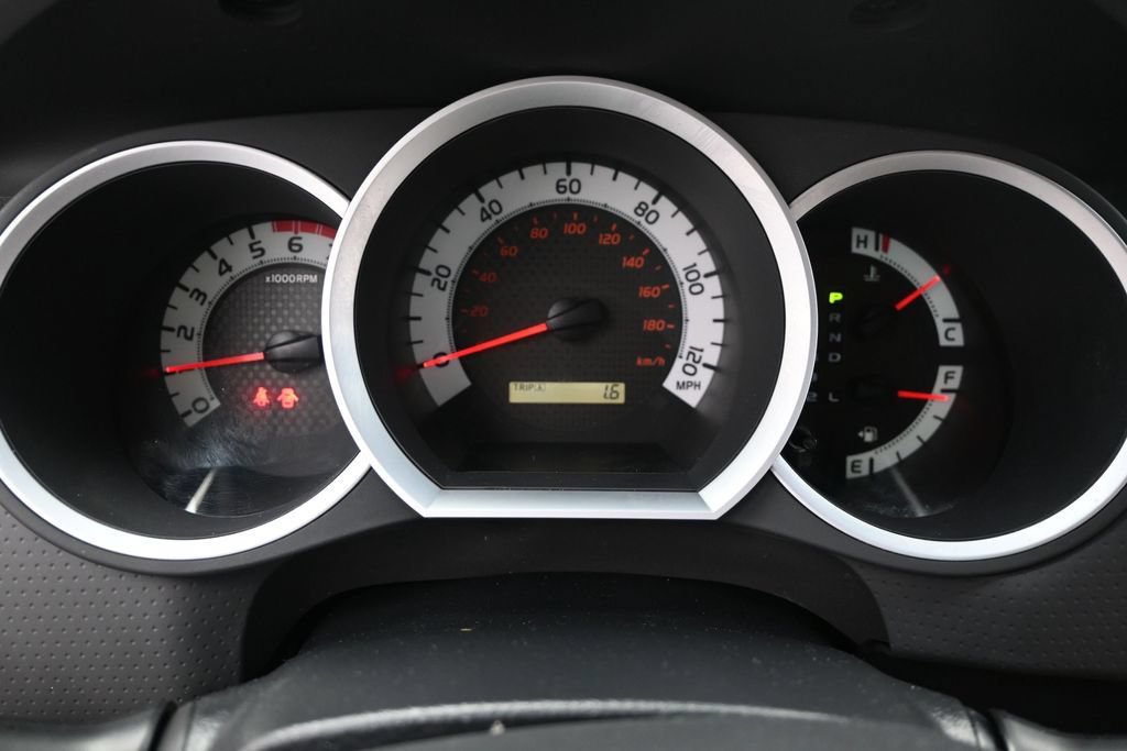 Used 2015 Toyota Tacoma PreRunner w/ SR5 Package RWD image 19