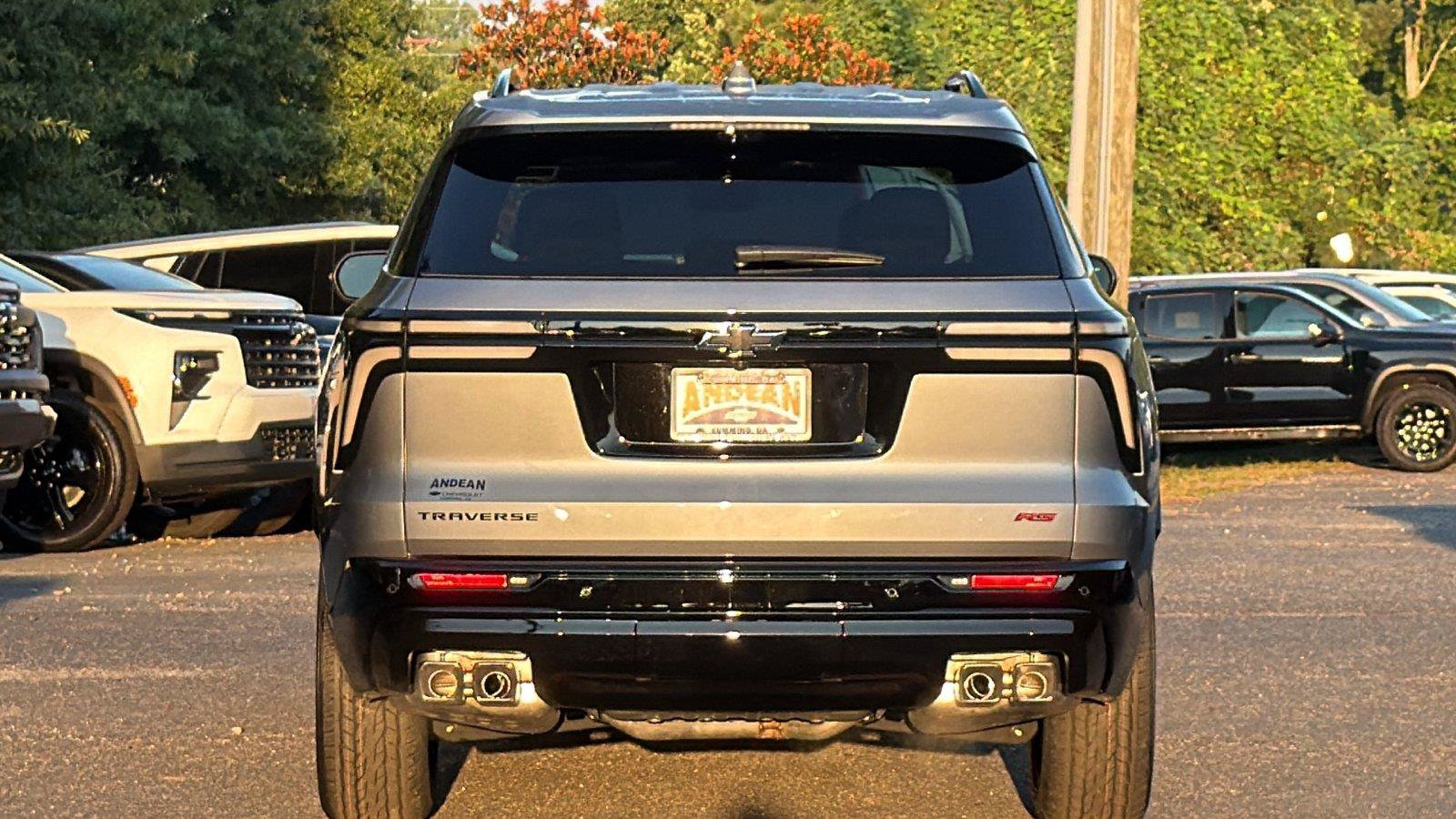 New 2027 Chevrolet Traverse RS w/ LPO, Floor Liner Package FWD image 12