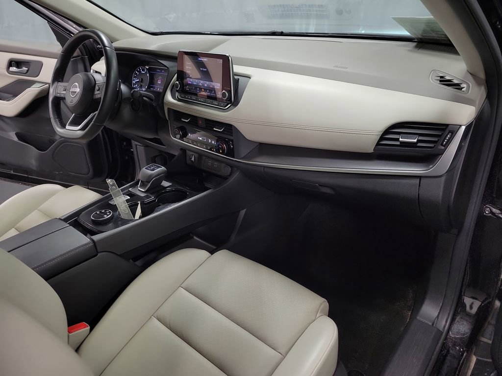 Used 2024 Nissan Rogue SV w/ SV Premium Package image 24