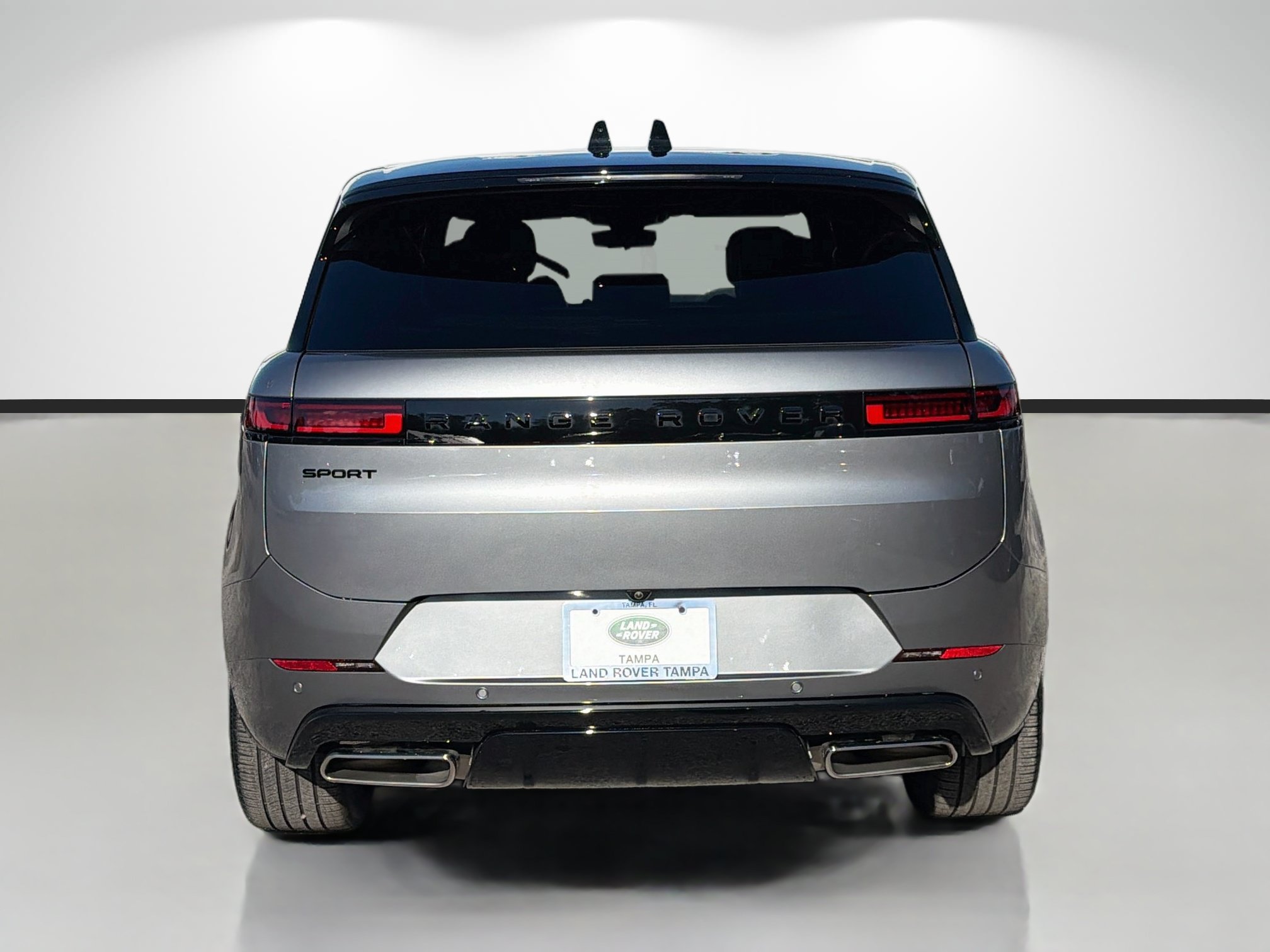 Used 2025 Land Rover Range Rover Sport Dynamic SE AWD/4WD image 4