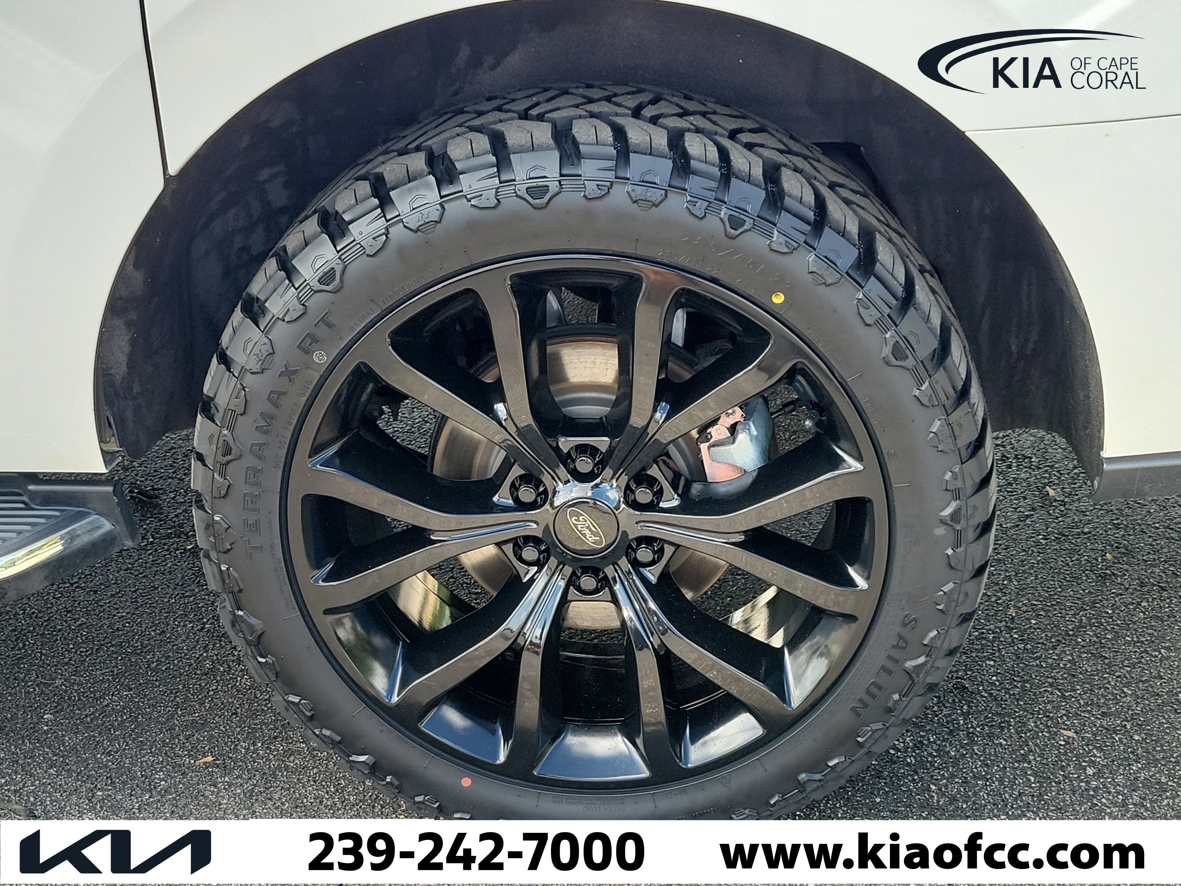 Used 2020 Ford Expedition Max XLT w/ Equipment Group 202A RWD image 9