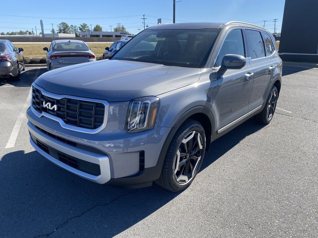 New 2025 Kia Telluride S image 3
