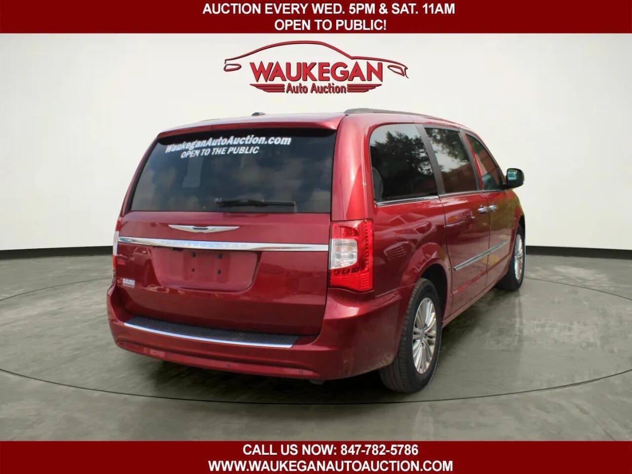 Used 2015 Chrysler Town & Country Touring-L w/ Driver Convenience Group FWD image 5