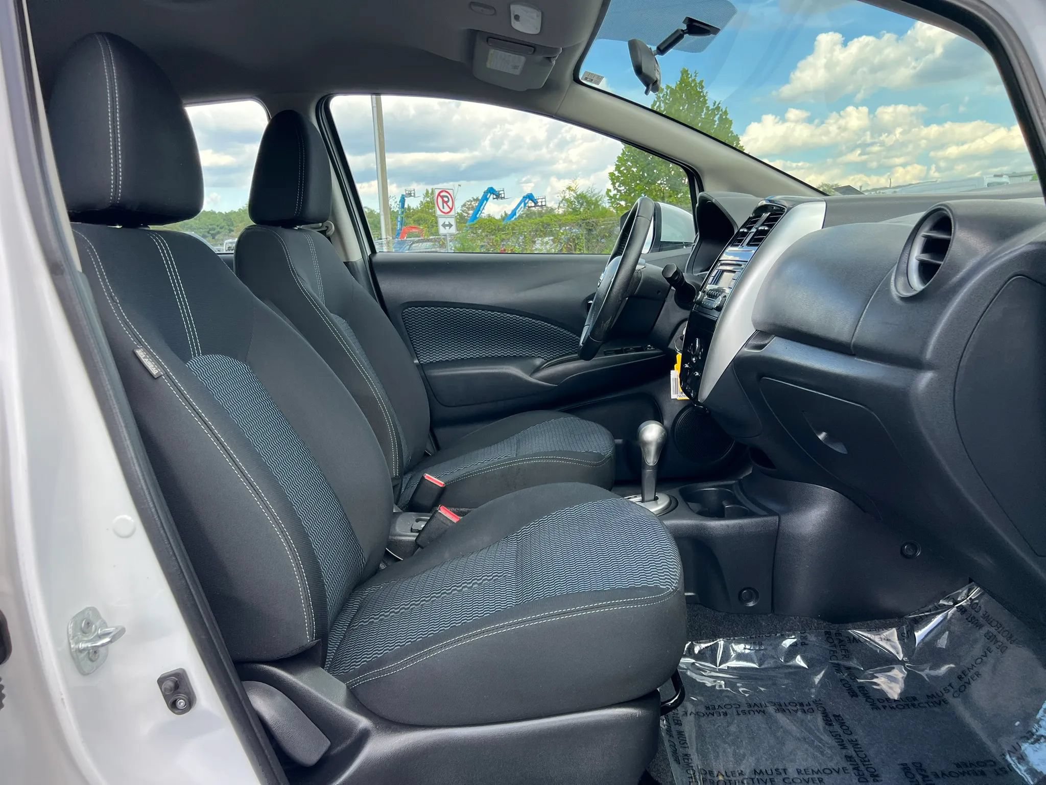 Used 2015 Nissan Versa Note SV w/ SV Appearance Package FWD image 16