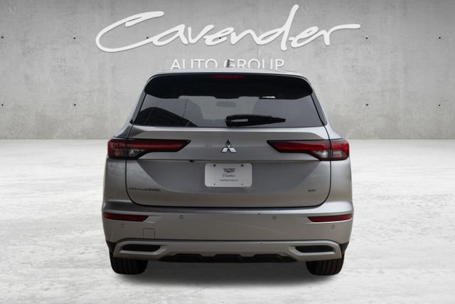 Used 2023 Mitsubishi Outlander SE image 6