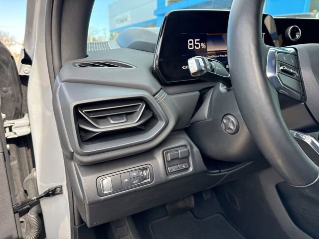 Used 2025 Chevrolet Silverado EV LT image 18