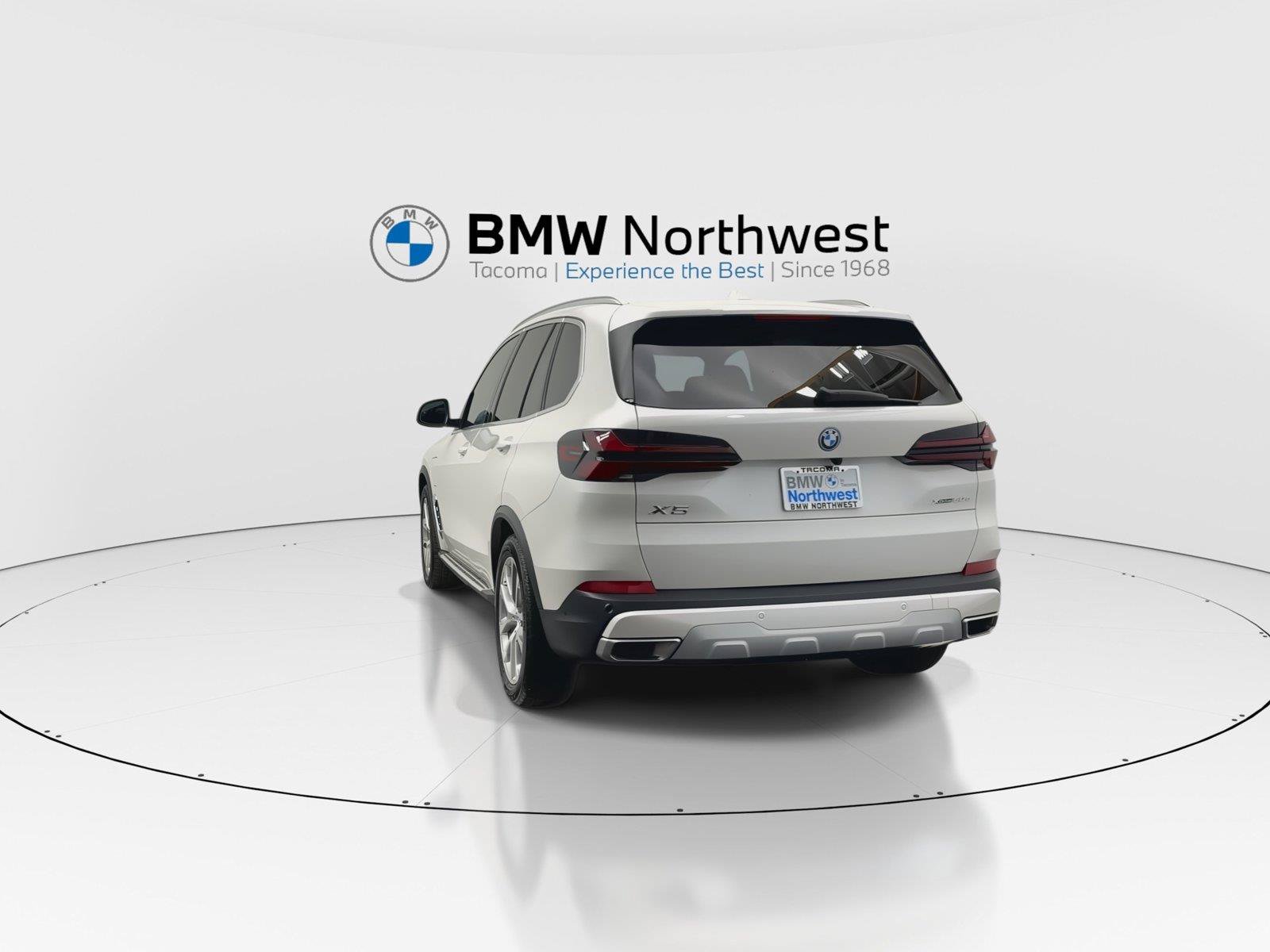 Used 2024 BMW X5 xDrive50e w/ Premium Package AWD/4WD image 13
