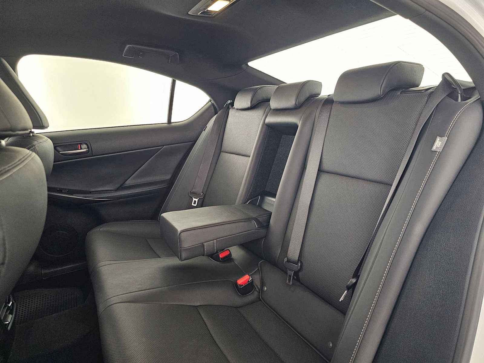 Certified 2025 Lexus IS 300 F Sport RWD image 17