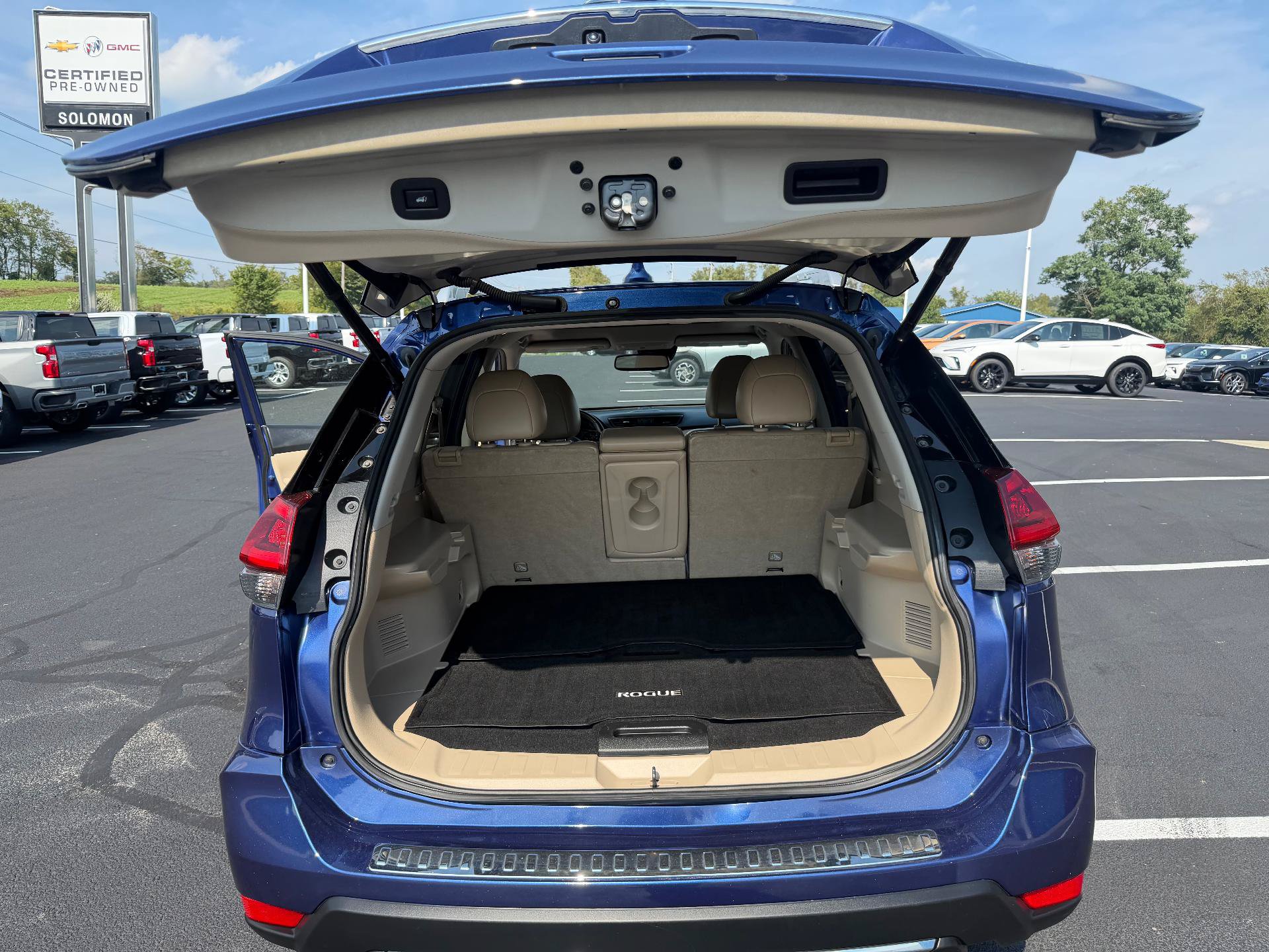 Used 2018 Nissan Rogue SL w/ Premium Package AWD/4WD image 13