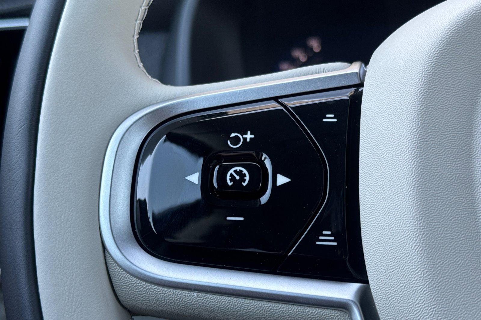 New 2026 Volvo XC90 B6 Ultra w/ Protection Package AWD/4WD image 29