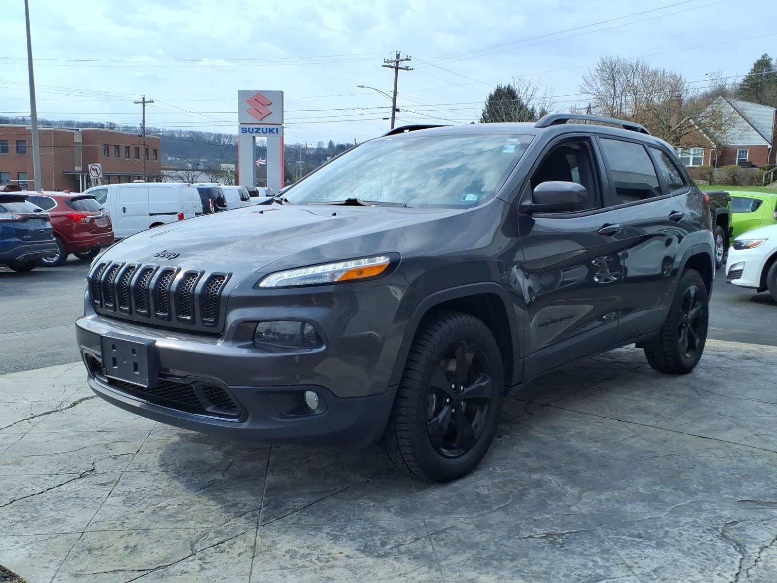 Used 2016 Jeep Cherokee Latitude AWD/4WD image 5