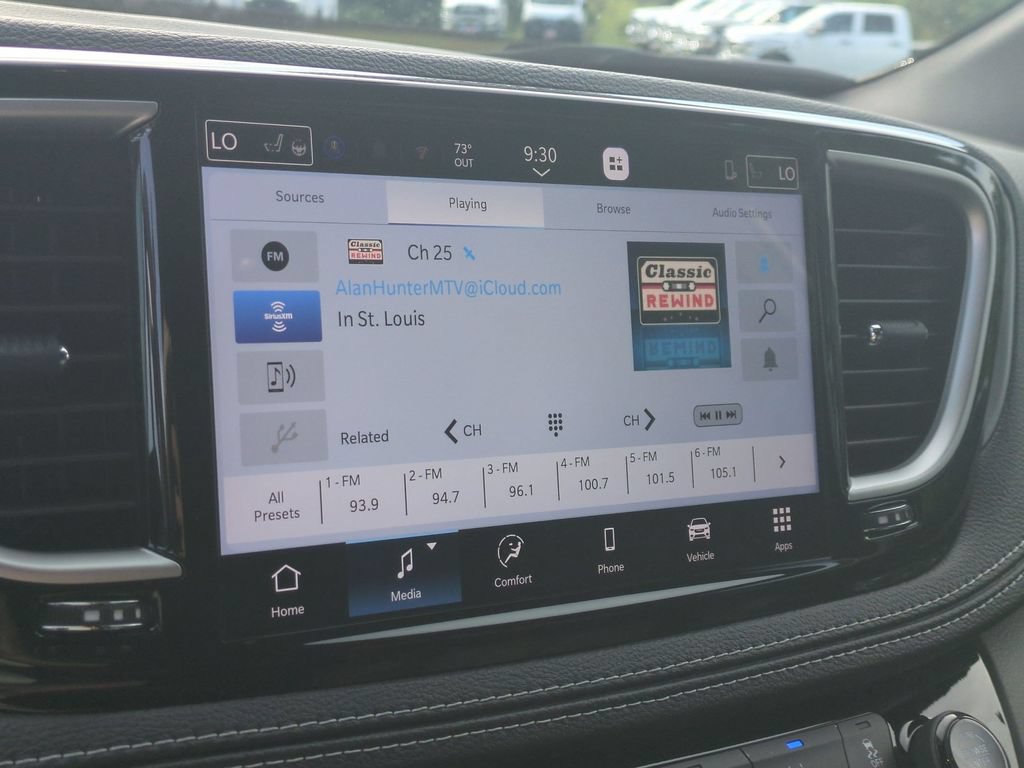 New 2027 Chrysler Pacifica Select FWD image 21