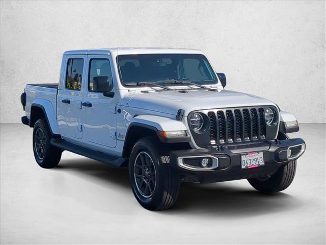 Used 2022 Jeep Gladiator Overland w/ Popular Equipment Package AWD/4WD image 3