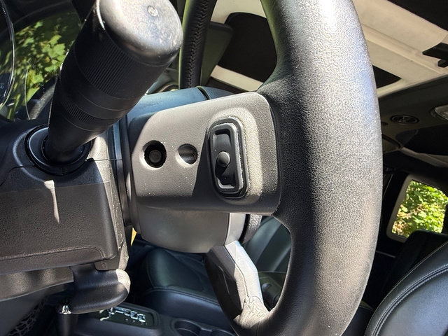 Used 2017 Jeep Wrangler Unlimited Rubicon AWD/4WD image 13