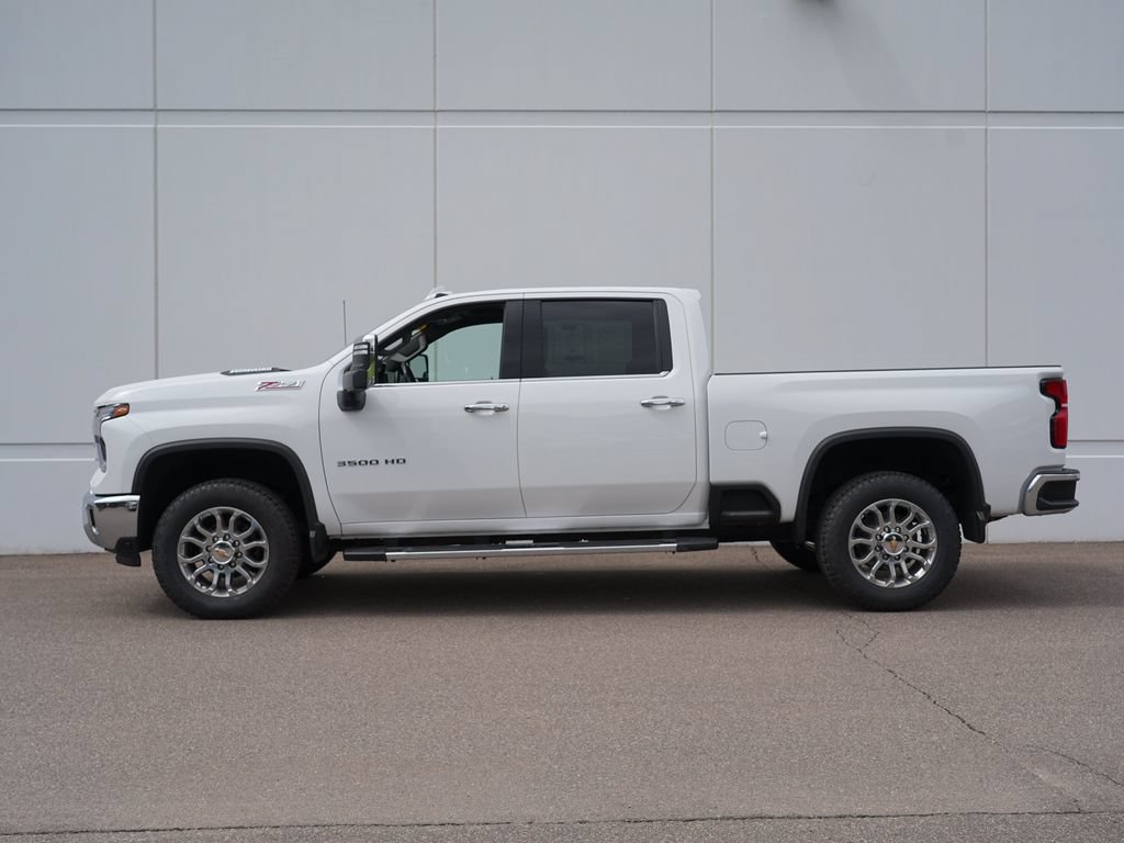 Used 2024 Chevrolet Silverado 3500 LTZ w/ LTZ Plus Package AWD/4WD image 6