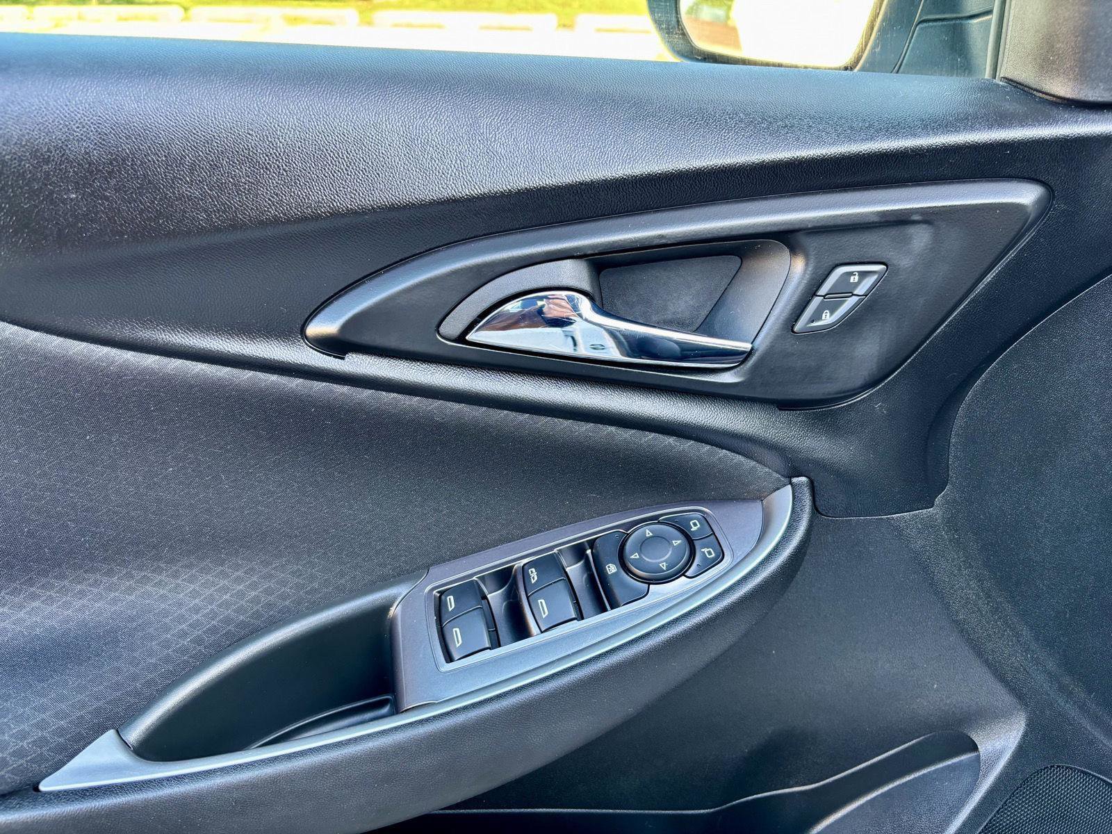 Used 2023 Chevrolet Malibu LT image 23