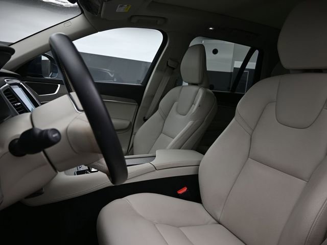 Used 2023 Volvo XC90 B6 Core w/ Climate Package image 9