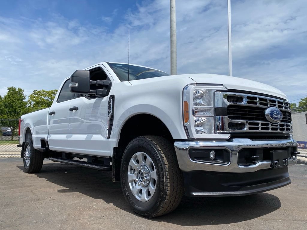 Used 2023 Ford F350 XLT AWD/4WD image 30