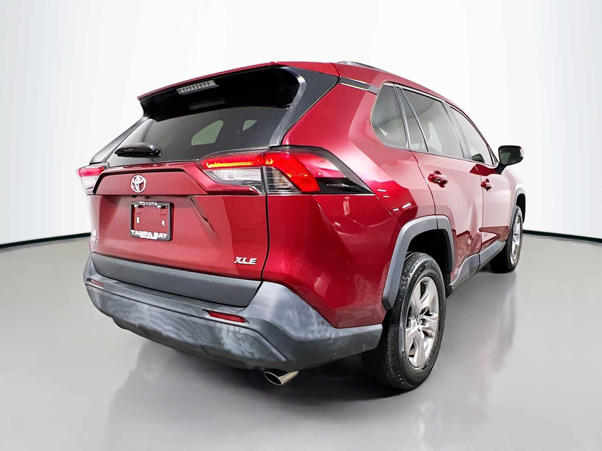 Used 2022 Toyota RAV4 XLE image 4