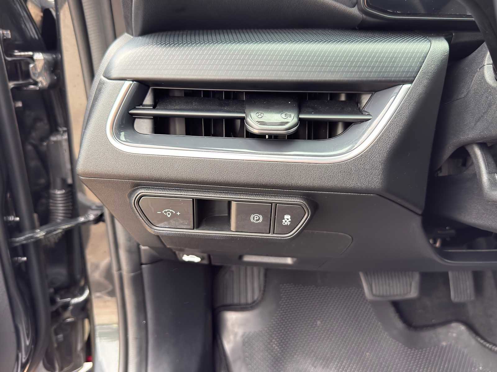 Certified 2025 Kia K4 GT-Line FWD image 17