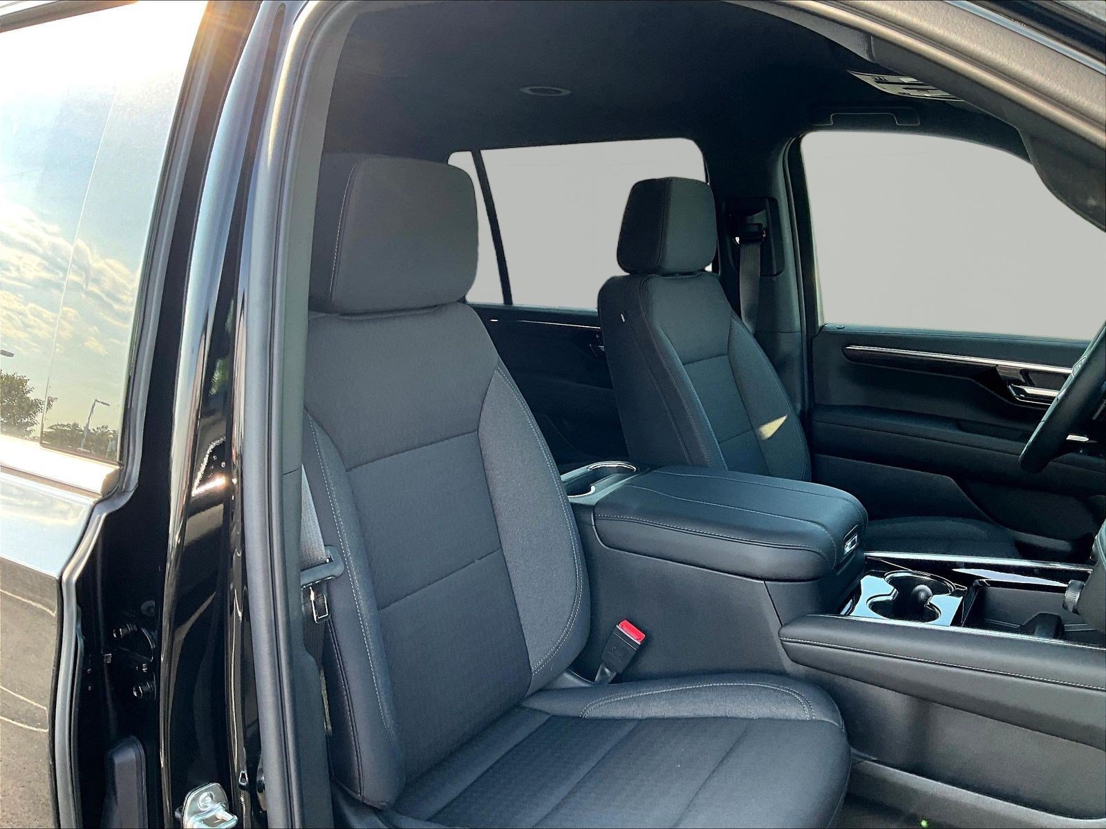 New 2026 Chevrolet Suburban LS w/ LPO, Dark Essentials Package AWD/4WD image 19