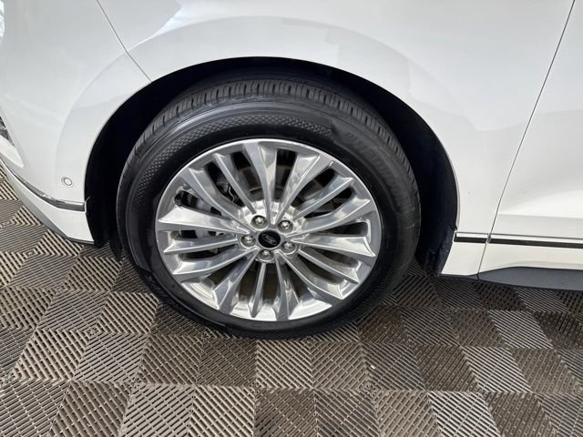 Used 2020 Ford Edge Titanium w/ Equipment Group 301A AWD/4WD image 29