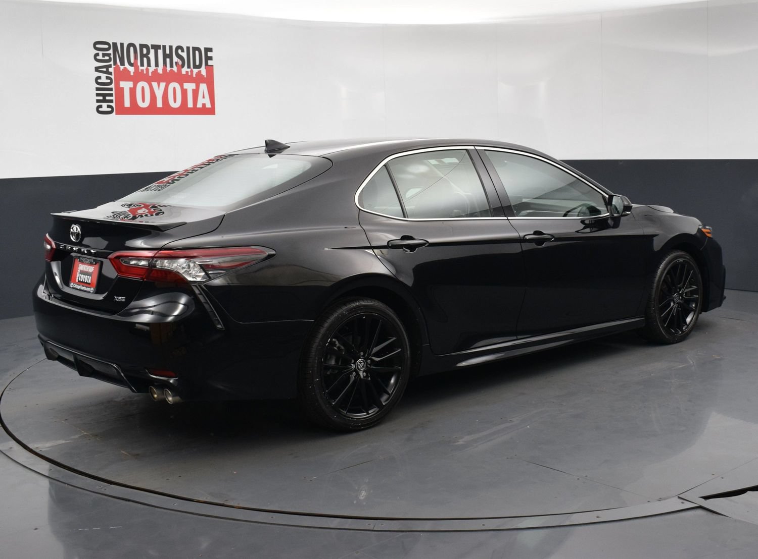 Used 2024 Toyota Camry XSE FWD image 4
