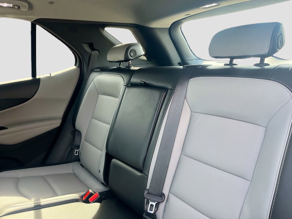 Used 2020 Chevrolet Equinox Premier FWD image 23