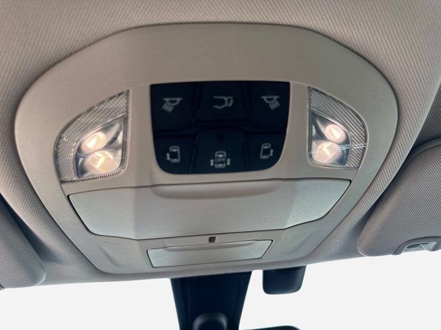 Used 2018 Chrysler Pacifica Touring-L Plus w/ Tire & Wheel Group FWD image 22