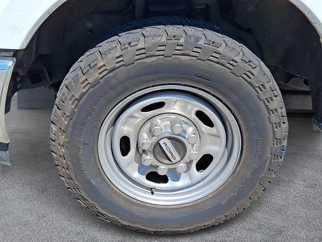 Used 2018 Ford F250 XL w/ Power Equipment Group RWD image 3