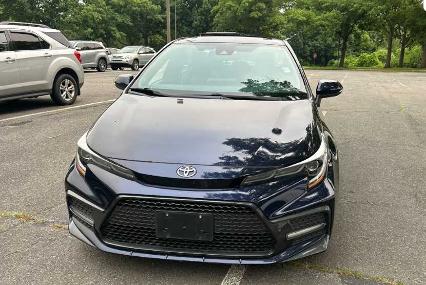 Used 2020 Toyota Corolla XSE FWD image 2