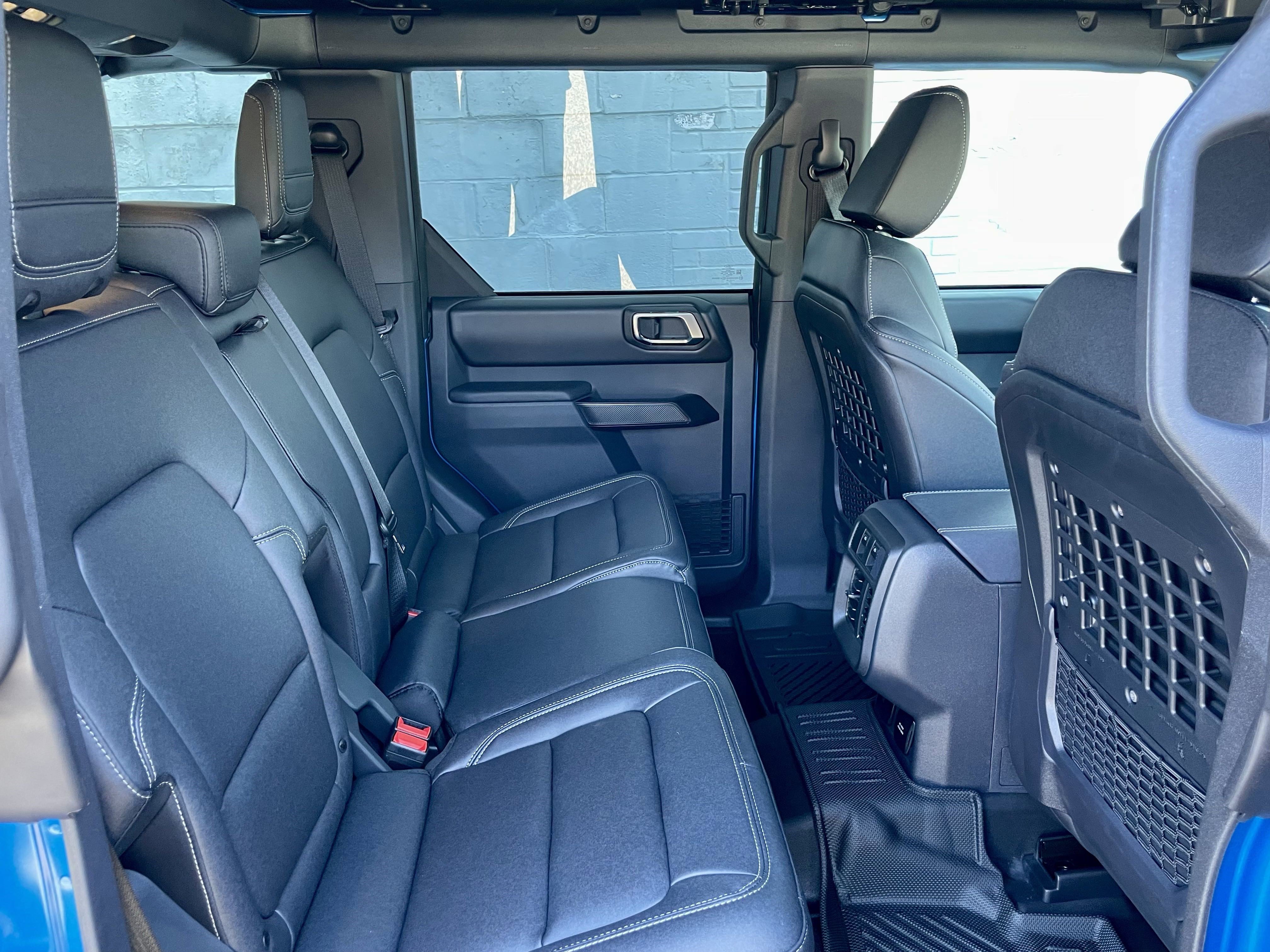 Used 2025 Ford Bronco Badlands image 30