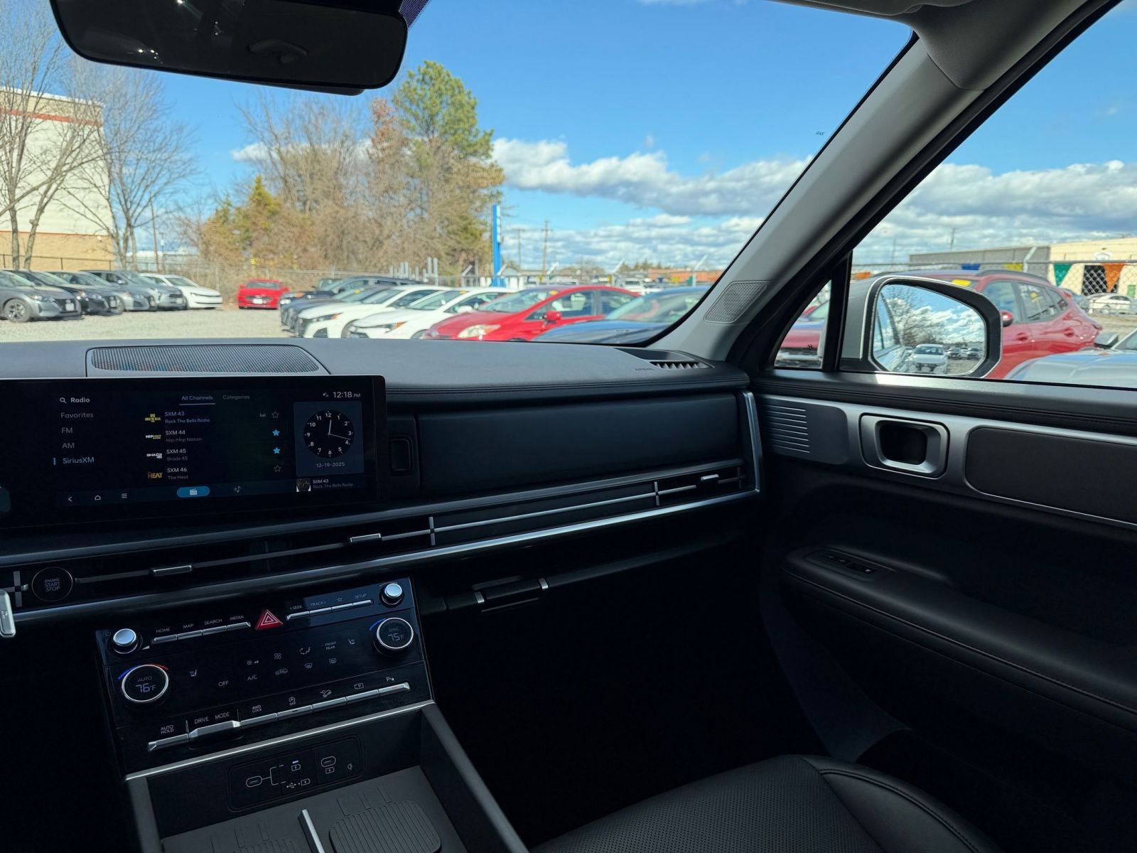 Used 2025 Hyundai Santa Fe SEL image 37