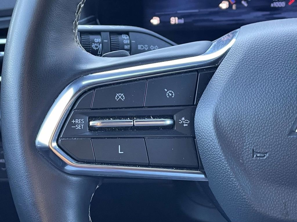 Used 2024 Chevrolet Traverse LT image 30