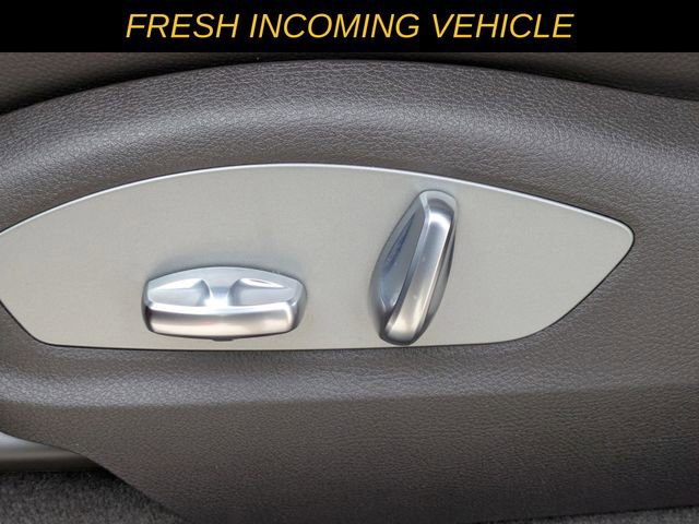 Used 2024 Porsche Macan image 16