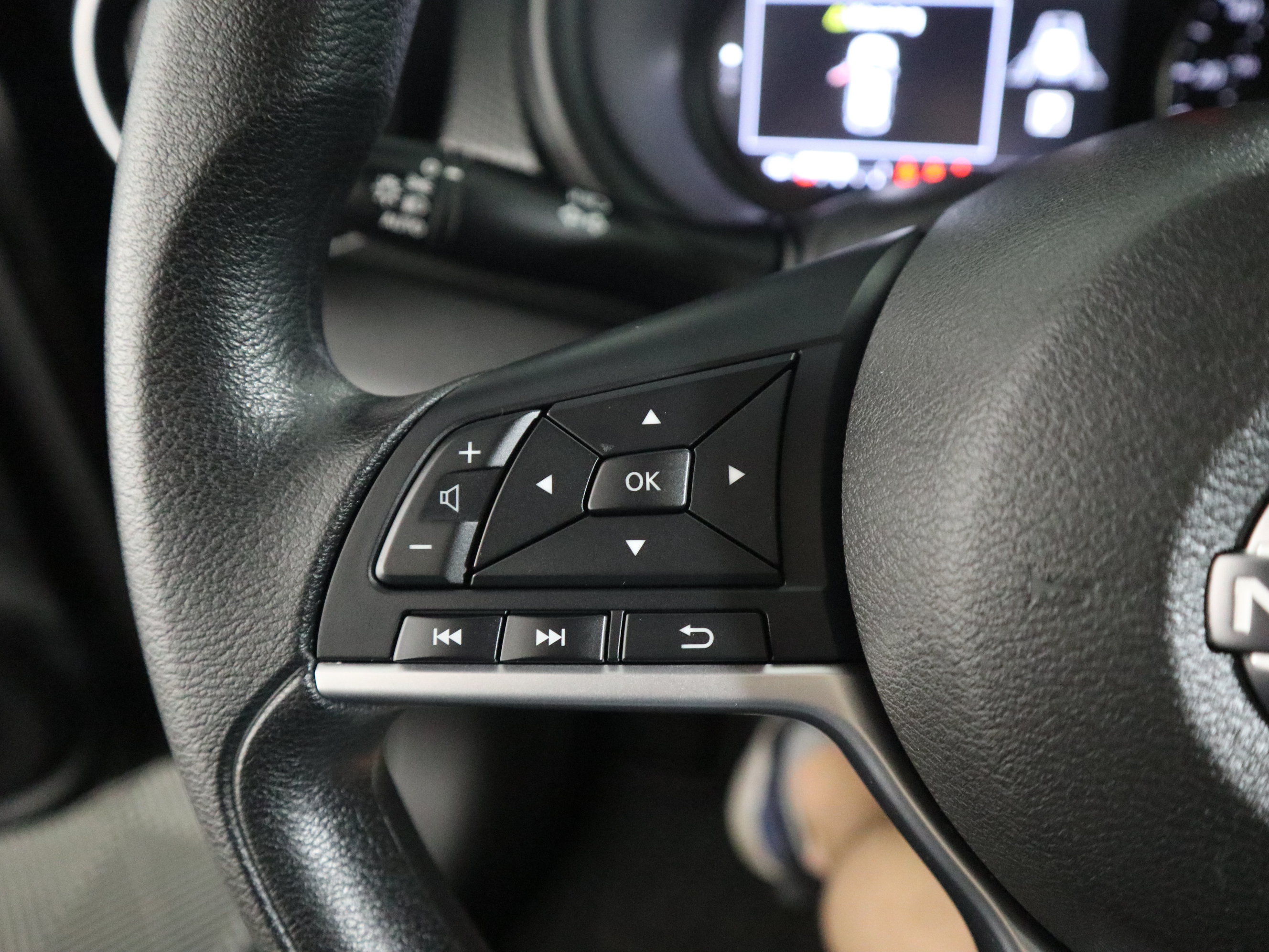 Used 2023 Nissan Kicks SV FWD image 27